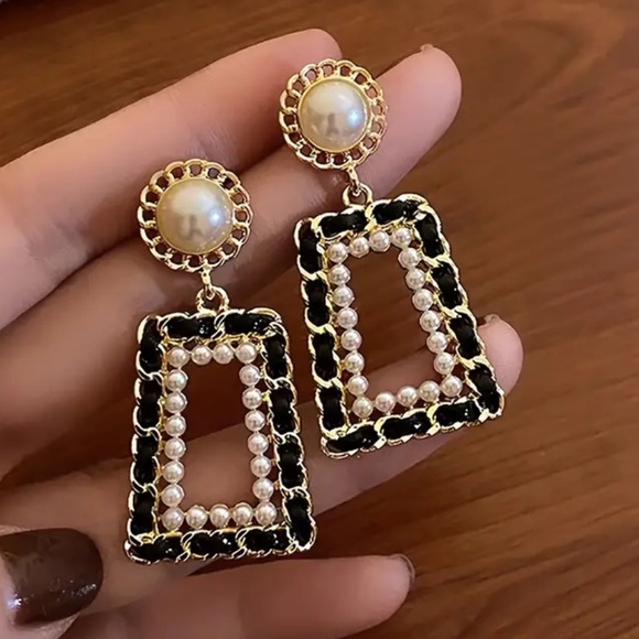 Gold & Pearl Dangle Rectangle Drop Earrings – Statement Fashion Jewelry